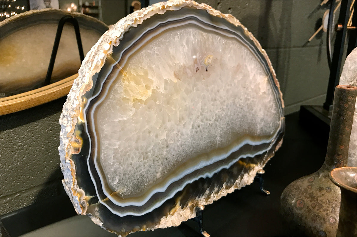 Layered Agate with Black Stand
